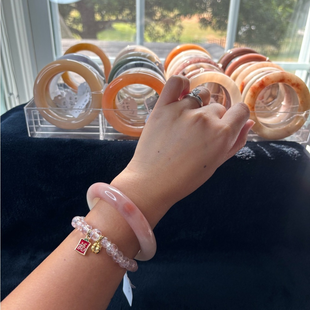 Shetai Jade Bangle - Picture 7 of 9